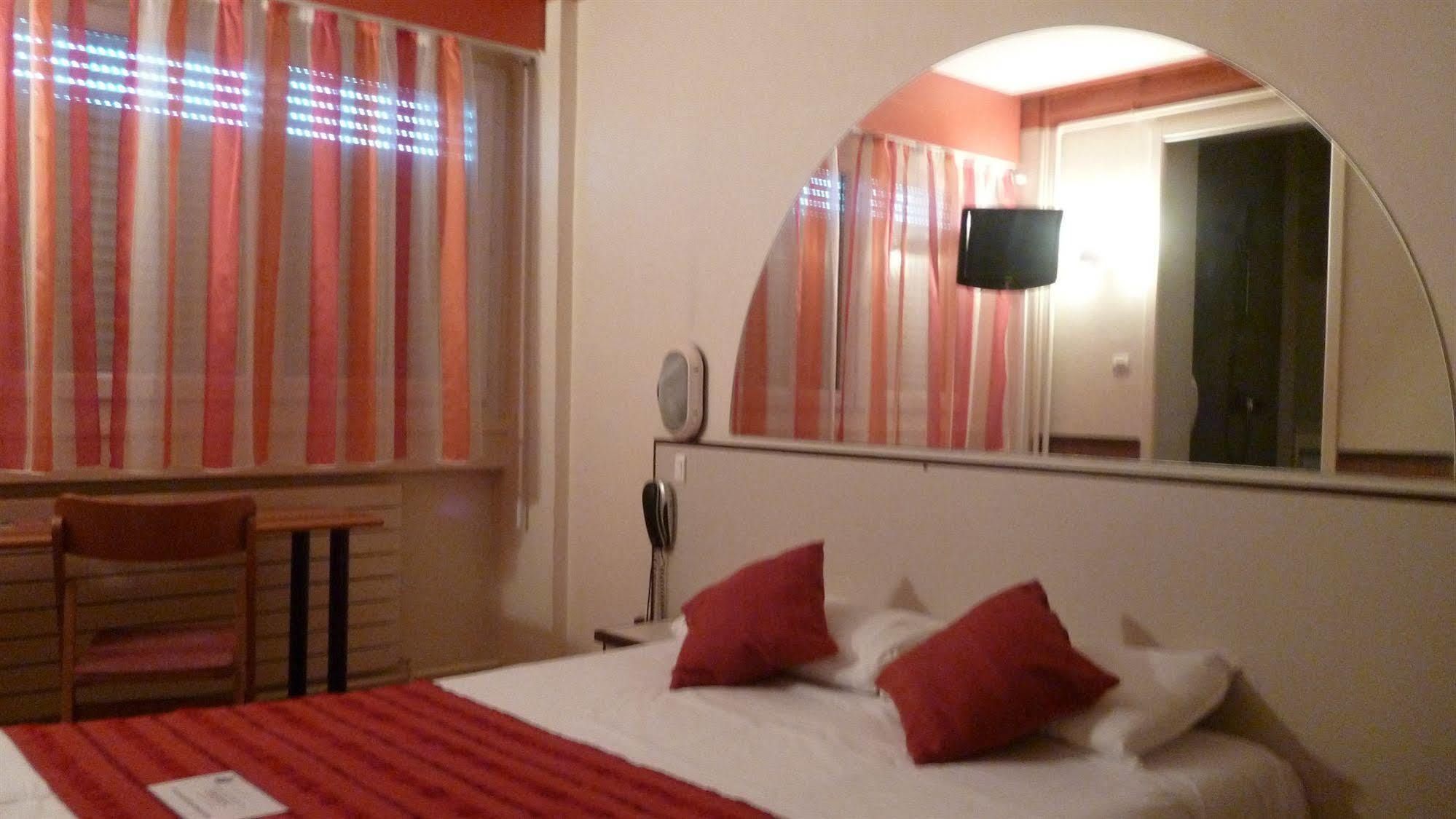 Hôtel Escatel Mâcon Buitenkant foto